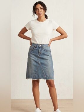 Vintage Midi Denim Levi skirt size 4